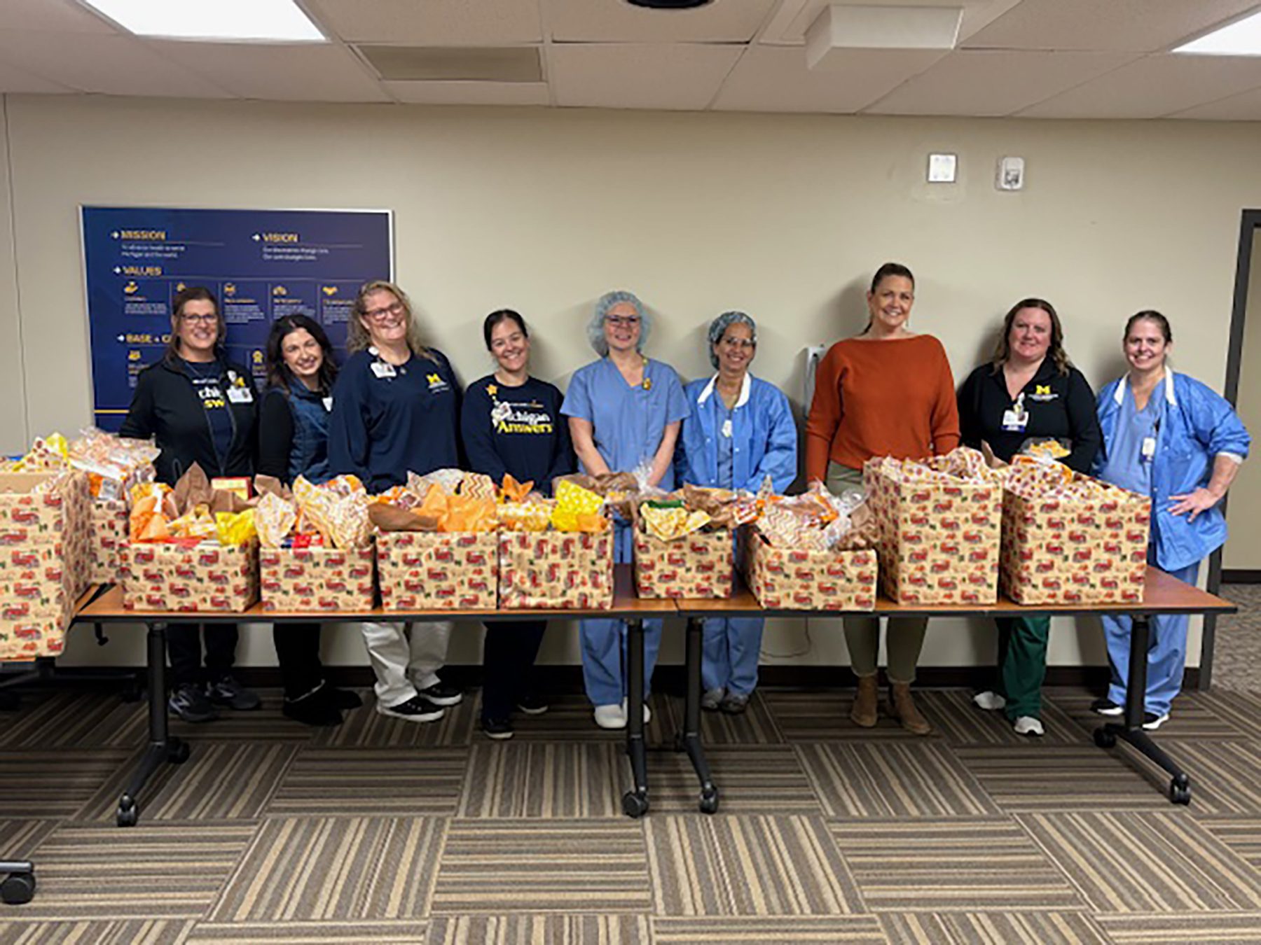 University of Michigan Health-Sparrow Carson provides Thanksgiving meals to community